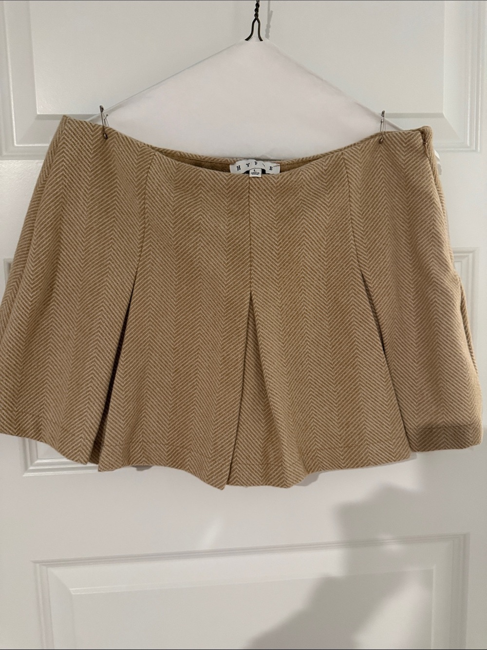 H&M Camel Pleated Herringbone Skort